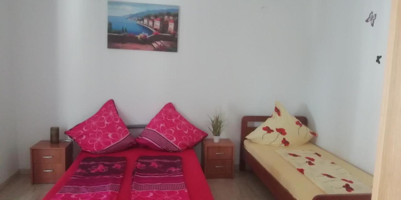 Apartmani Kod Rade Pakostane Exterior photo