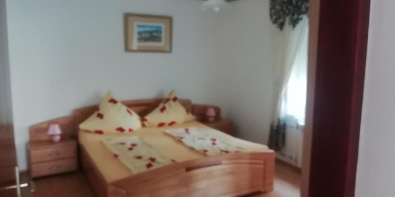 Apartmani Kod Rade Pakostane Exterior photo