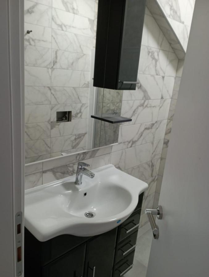 Apartmani Kod Rade Pakostane Exterior photo